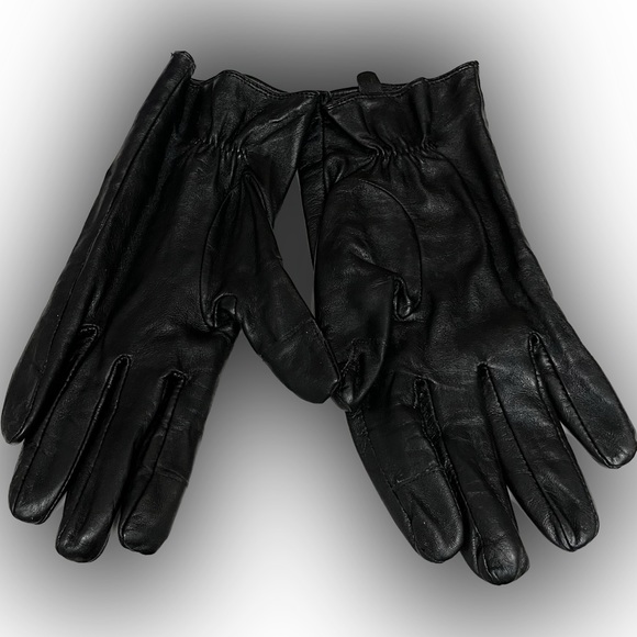 Michael Kors Genuine Leather Aster Studded Gloves Size M - Picture 2 of 3